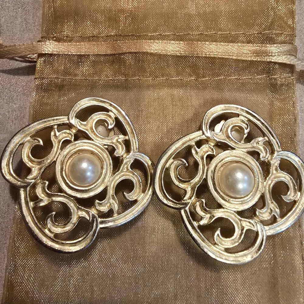 Gold Plate Clip-on Earrings with Simulated Pearl Center